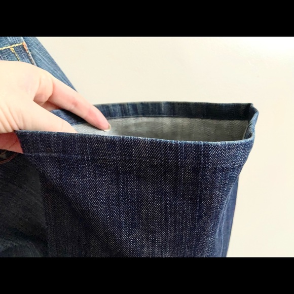 Fidelity Snap Dragon Slightly Destressed Flared Jeans - 25x32 - Picture 6 of 10